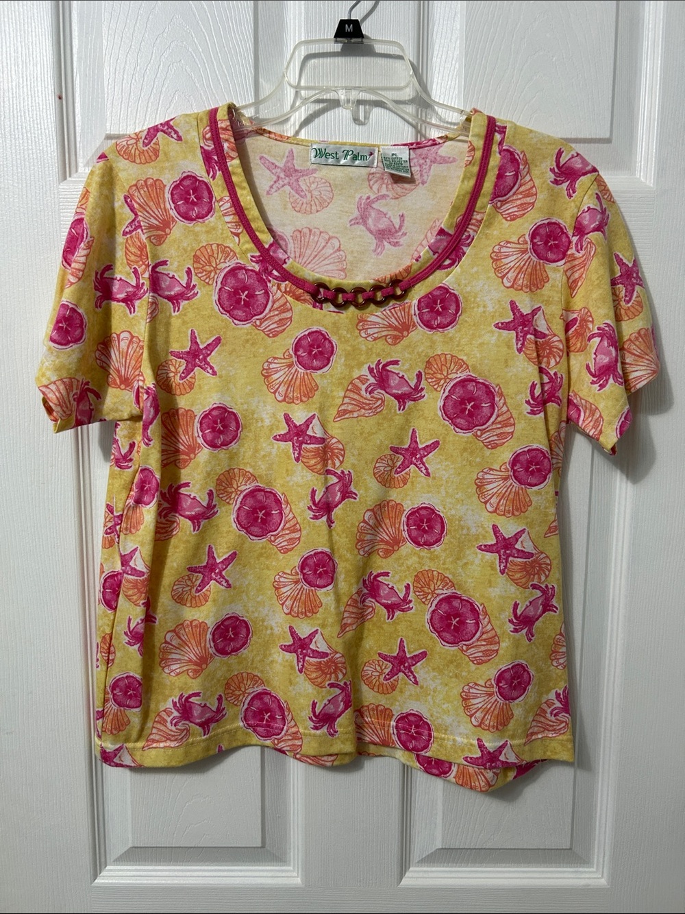 Yellow & Pink Seashell Print Women's Tee